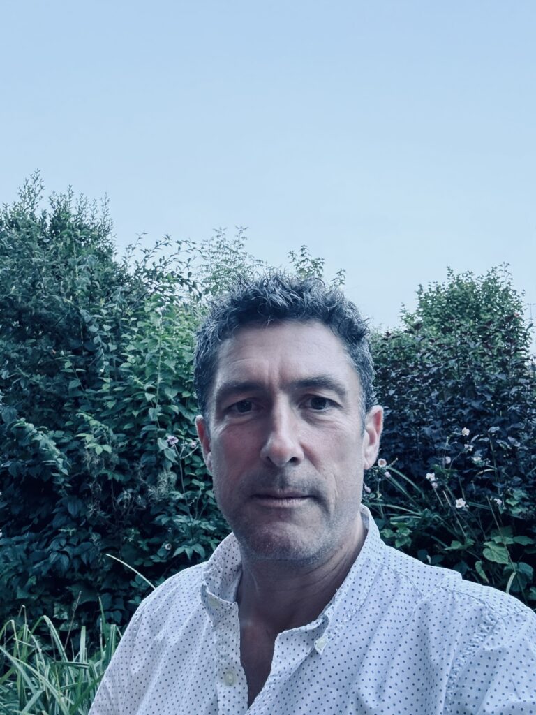 Alex McLoughlin Author